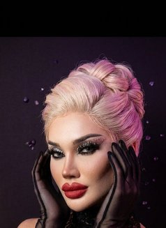 Bella - Transsexual escort in Beirut Photo 4 of 8