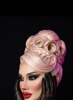 Bella - Transsexual escort in Beirut Photo 7 of 8