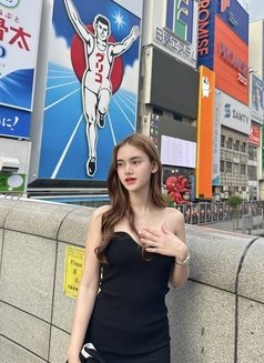 Bella - escort in Seoul Photo 3 of 11