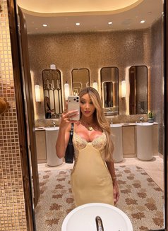 Bella Martinez - Transsexual escort in Dubai Photo 4 of 14