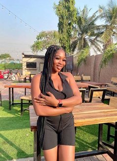 Bella Massage - puta in Doha Photo 5 of 6