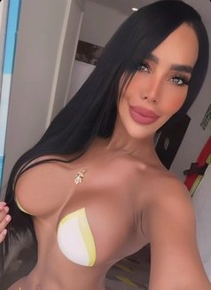 Bella - Transsexual escort in Dubai Photo 21 of 28