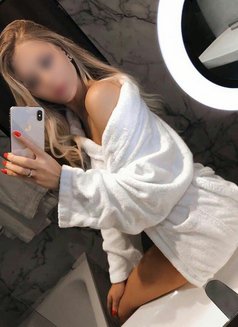 Bella REAL GFE from Europe <3 - escort in Seoul Photo 4 of 6