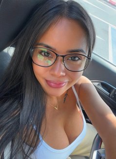 Bella Outcall - puta in Doha Photo 3 of 6