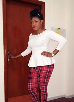 Bella - escort in Dubai Photo 4 of 4