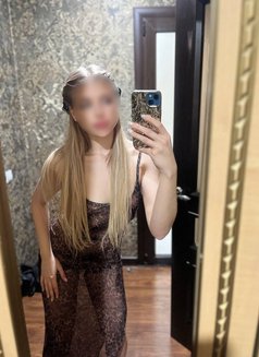 Bella - escort in Bangkok Photo 8 of 13