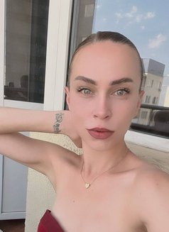 Bella - escort in Riyadh Photo 1 of 8