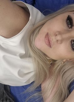 Bella - escort in Hong Kong Photo 5 of 9