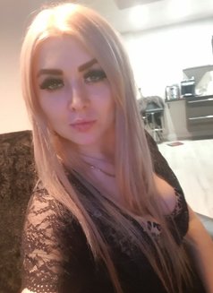 Bella - escort in Hong Kong Photo 9 of 9