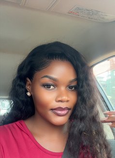 Bella - escort in Shanghai Photo 1 of 2