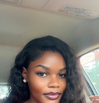 Bella - escort in Shanghai Photo 1 of 2