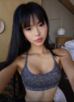 Bella - puta in Doha Photo 3 of 4