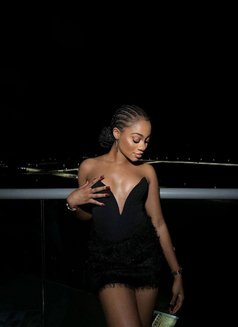 Bella - escort in Dubai Photo 3 of 5