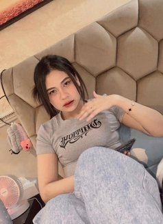 Bella - escort in Al Juffair Photo 17 of 18