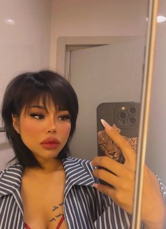 Bella - escort in Macao Photo 4 of 6