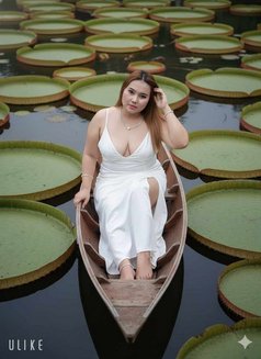 Bella - escort in Gurgaon Photo 7 of 8