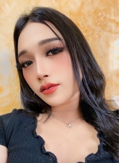 Bella - Transsexual escort in Dubai Photo 9 of 21