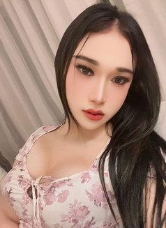 Bella - Transsexual escort in Dubai Photo 15 of 21