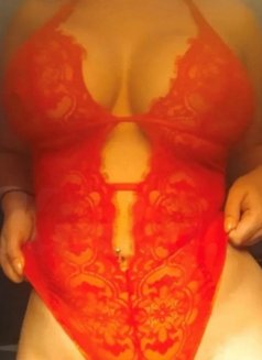 Bella - Transsexual escort in Dubai Photo 1 of 3