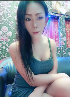 Bella - Acompañantes transexual in Muscat Photo 3 of 6