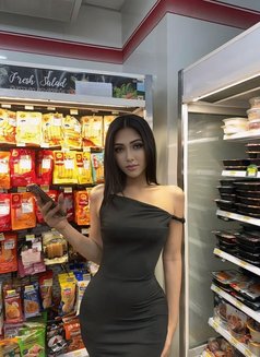 Bella - Transsexual escort in Phuket Photo 2 of 5