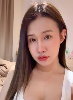 Bella - Transsexual escort in Riyadh Photo 5 of 9