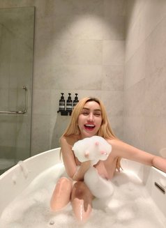 Bella - Transsexual escort in Hong Kong Photo 5 of 28