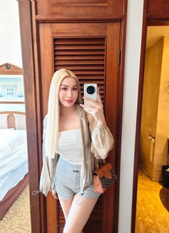 Bella - Transsexual escort in Hong Kong Photo 7 of 28