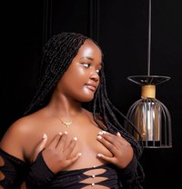 Nisha - puta in Beijing