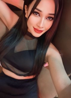 BELLA VERS - Transsexual escort in Bangalore Photo 16 of 17