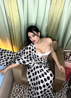 Bella vers - Transsexual escort in Bangalore Photo 4 of 7