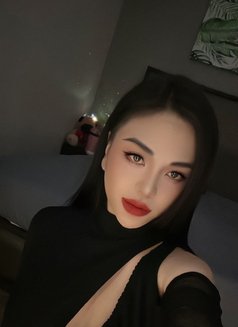 Bella - puta in Dubai Photo 2 of 19