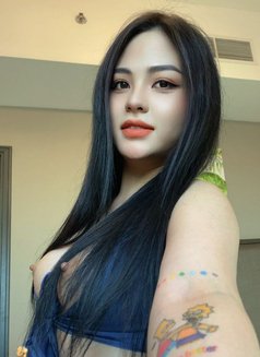 Bella - puta in Dubai Photo 5 of 19