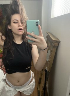 Bellaannie - escort in Dublin Photo 2 of 5