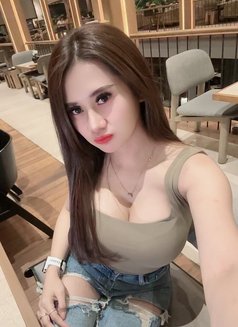 Bellasindy - puta in Jakarta Photo 1 of 6