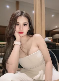 Bellasindy - puta in Jakarta Photo 2 of 6
