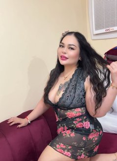 Belly professional massage - puta in Jeddah Photo 3 of 6