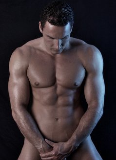 Ben - Male escort in Dubai Photo 3 of 6