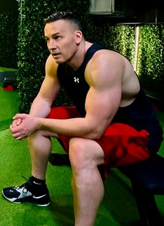 Ben - Male escort in Dubai Photo 5 of 6