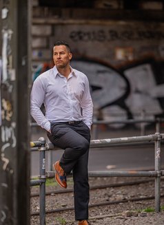 Ben - Male escort in Dubai Photo 6 of 6