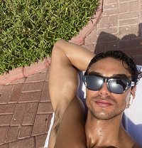 Bencock Top 8” - Acompañantes masculino in Abu Dhabi