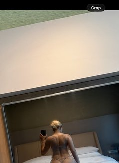 Benita - escort in Muscat Photo 2 of 6