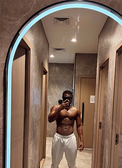 Benjamin - Acompañantes masculino in Dubai Photo 2 of 2