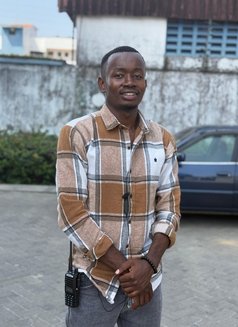 Davy - masseur in Mombasa Photo 9 of 10