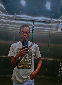 Benji - Male escort in Nairobi Photo 1 of 1