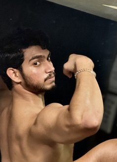 Benny - Male escort in Pune Photo 4 of 9