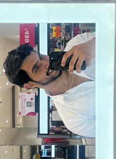 Benny - Male escort in Pune Photo 5 of 9