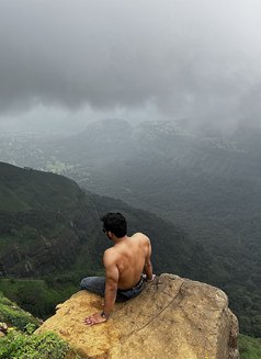 Benny - Male escort in Pune Photo 9 of 9