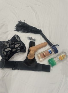 Benny ……. Professional massage - escort in Riyadh Photo 1 of 22