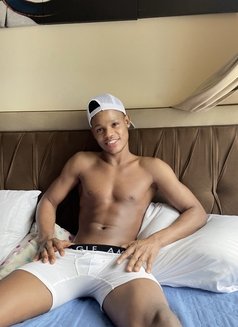 Benny Smile - Male escort in Accra Photo 1 of 5